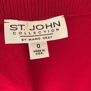 A beautiful St John skirt in size zero color is a dark red !